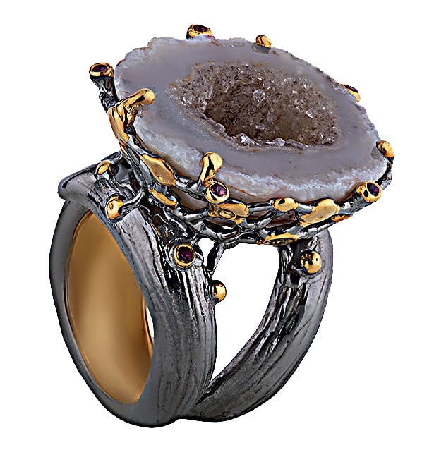 Серебряное кольцо с камнем агат и жеодой